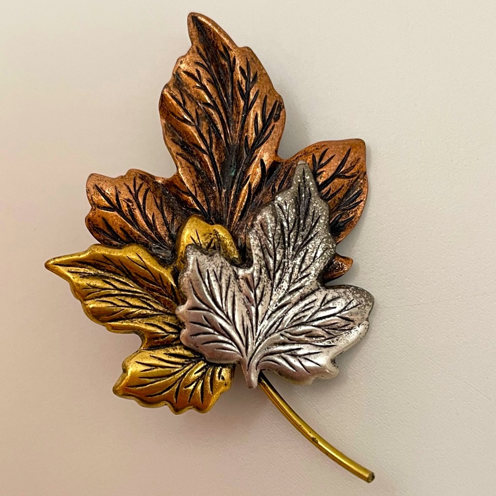 Vintage Heavy Mixed Metal Fall Autumn Leaf Fairy Cottage Core Boho Pin / Brooch